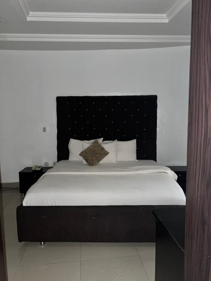 Grand Palazzo Hotel Gwarimpa Абуджа Екстериор снимка