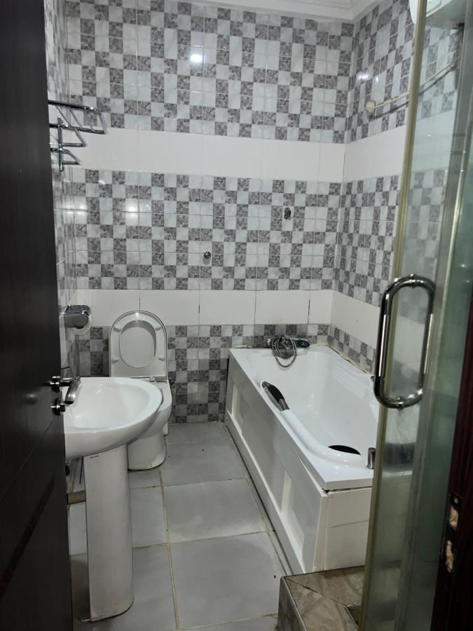 Grand Palazzo Hotel Gwarimpa Абуджа Екстериор снимка