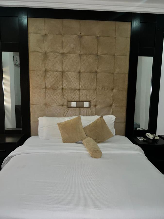 Grand Palazzo Hotel Gwarimpa Абуджа Екстериор снимка
