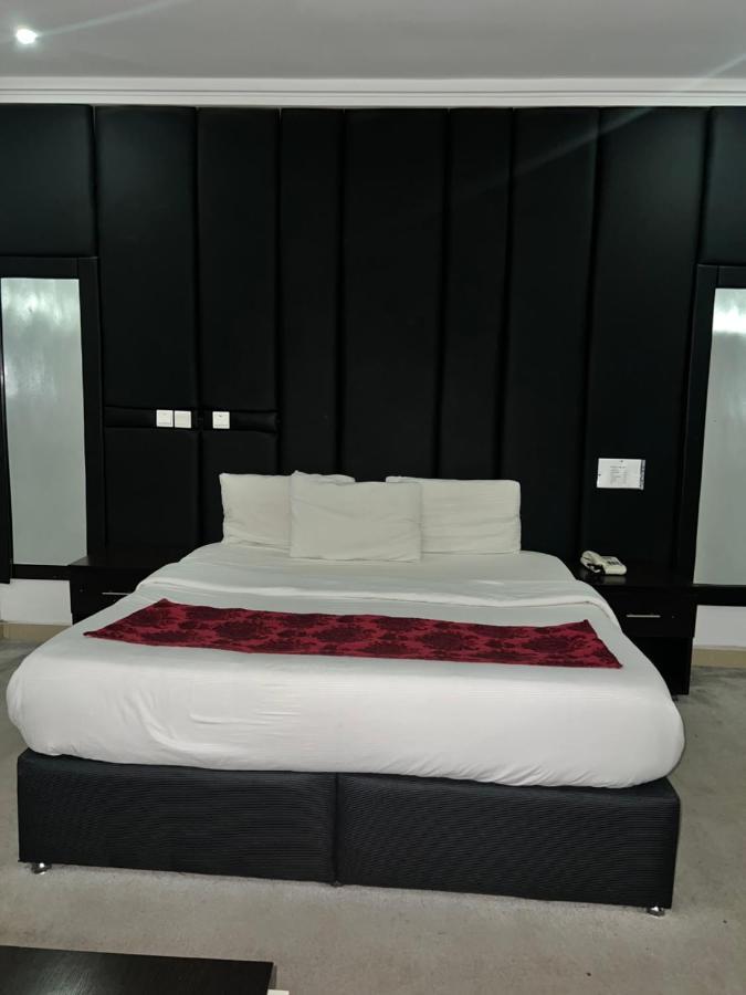 Grand Palazzo Hotel Gwarimpa Абуджа Екстериор снимка